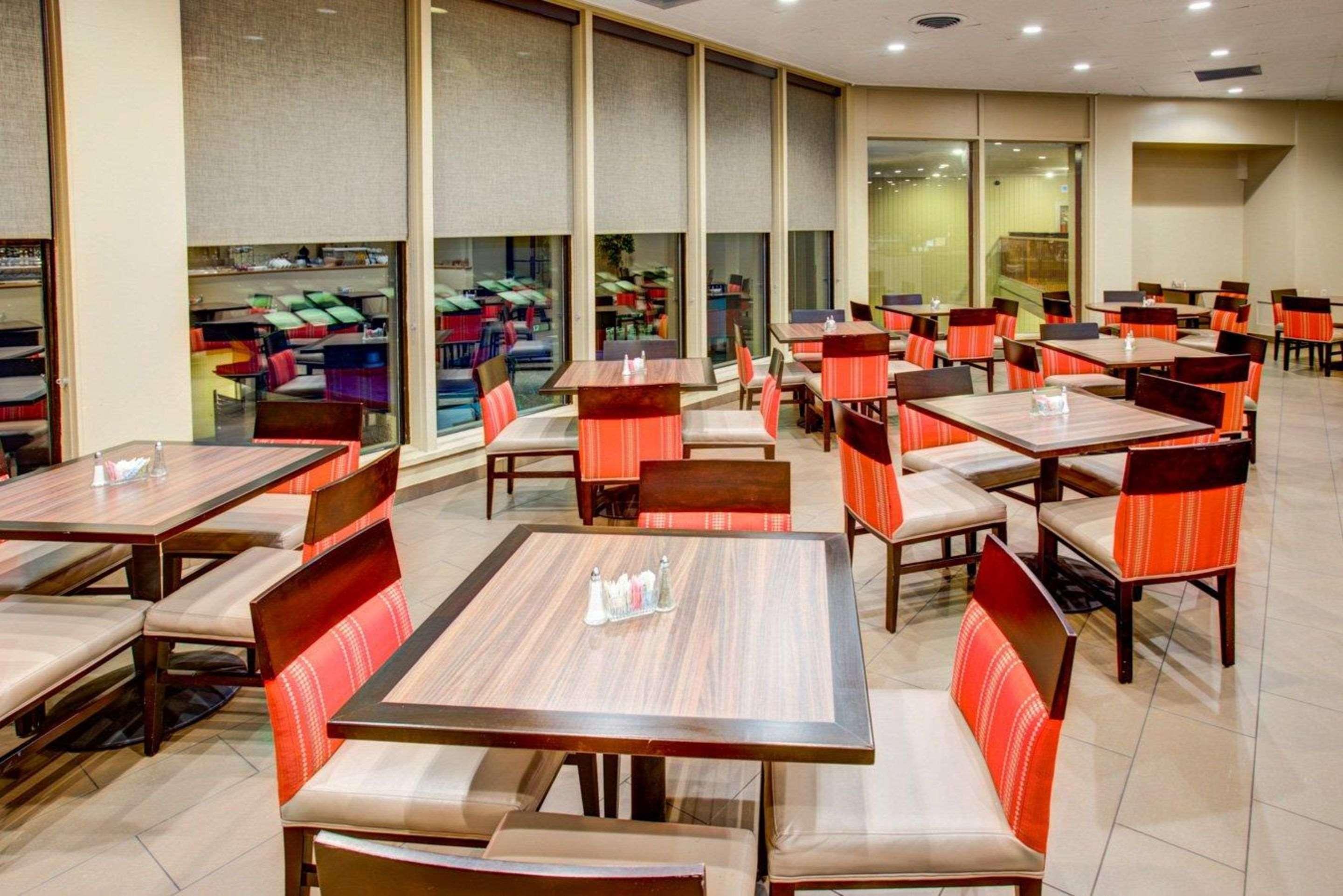 Comfort Inn Conference Center Churchill Екстер'єр фото