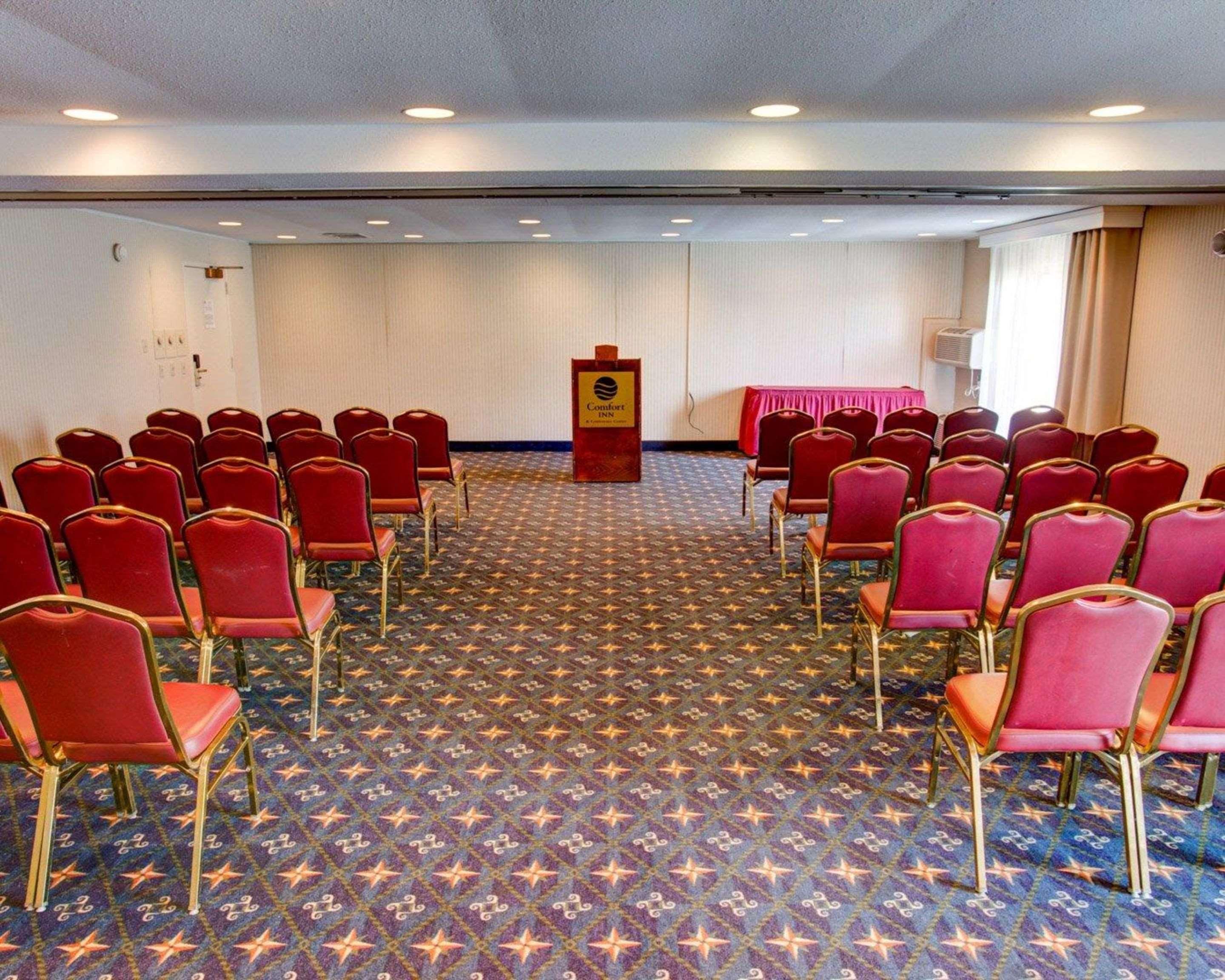 Comfort Inn Conference Center Churchill Екстер'єр фото