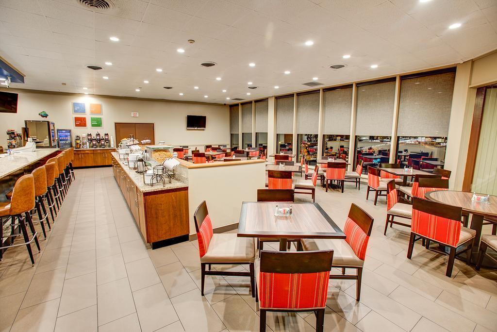Comfort Inn Conference Center Churchill Екстер'єр фото